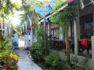 394299_14042318230019175371